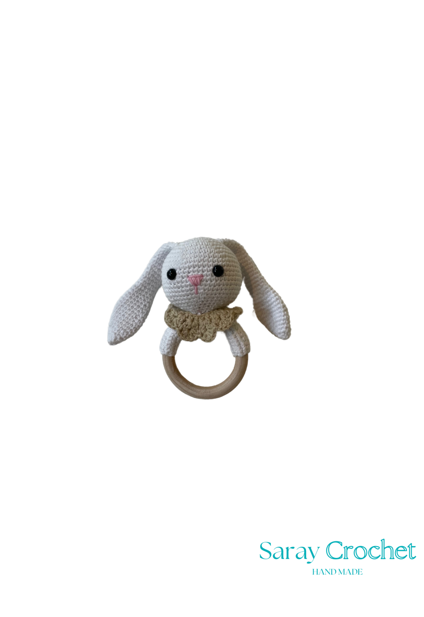 Crocheted bunny rattle with a ring on a white background, branded 'Saray Crochet'.