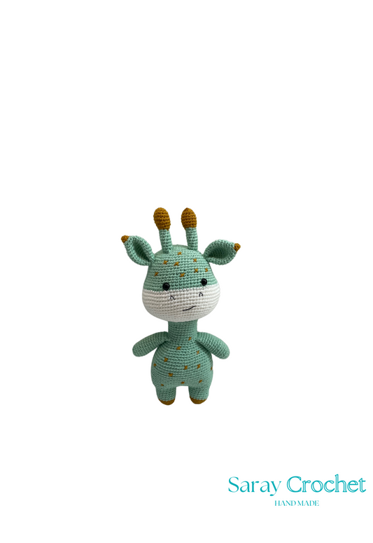 Crocheted giraffe toy with brown accents on a white background, branded 'Saray Crochet'.