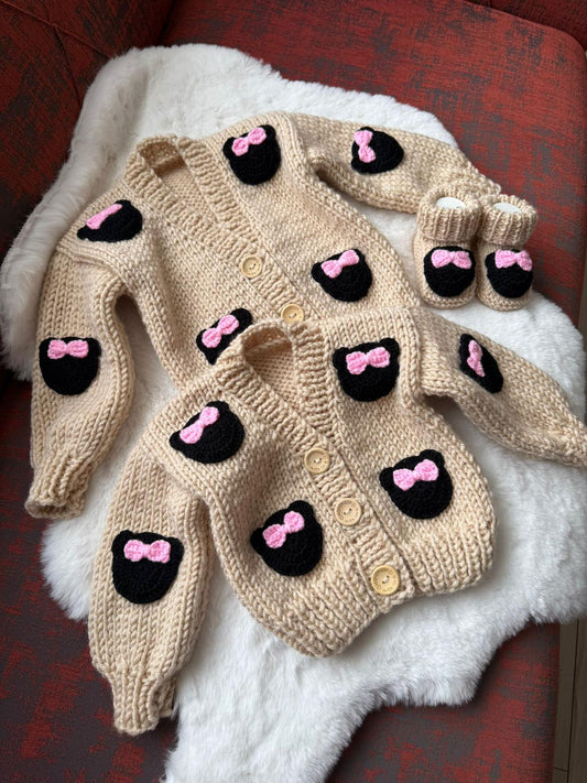 Dzempercic za djevojcice, rucno radjeni sa motivom mini mausa 