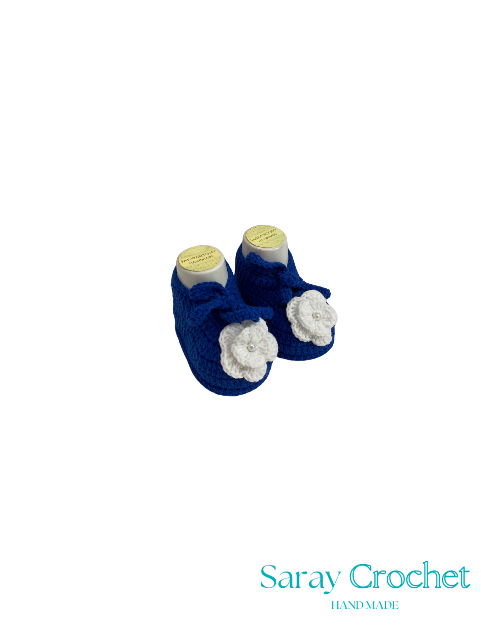 Ručno rađene pape-baletankice sa predivnim dodatkom cvjetića koji ih čini elegantnim, idealne su za sve nježne djevojčice uzrasta 1-2 godine.