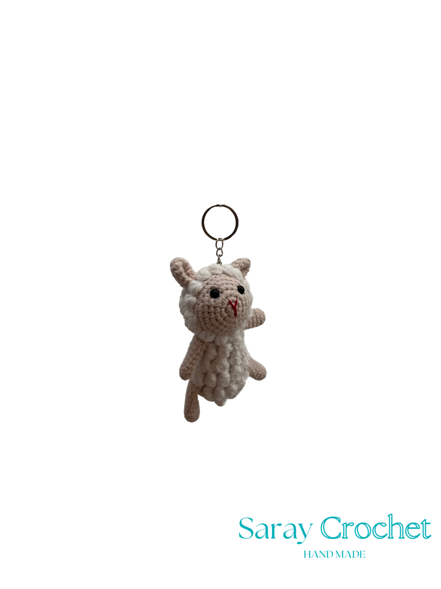Crocheted llama keychain with 'Saray Crochet' branding on a white background