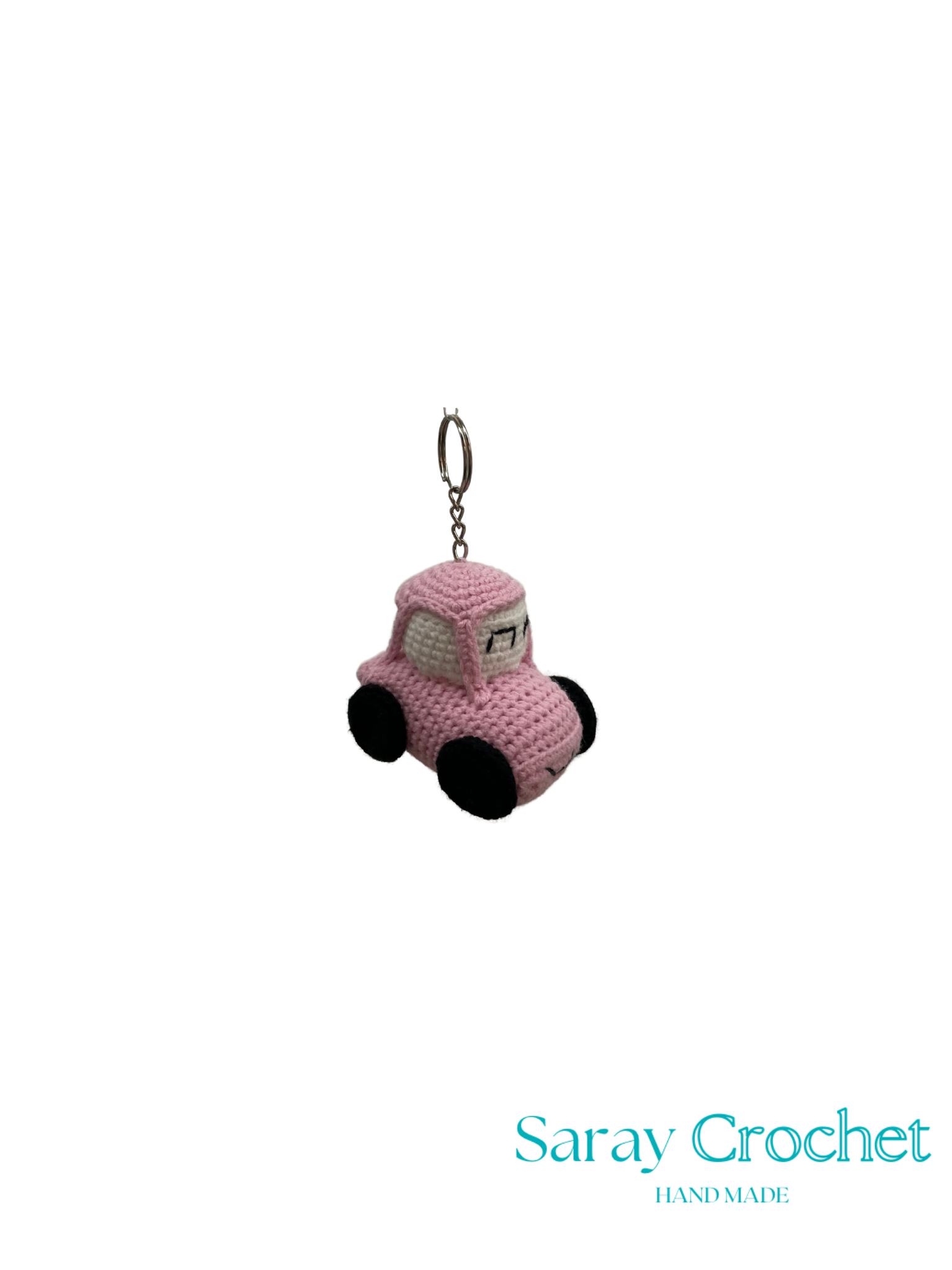 Pink crocheted car keychain on a white background with 'Saray Crochet' branding.
