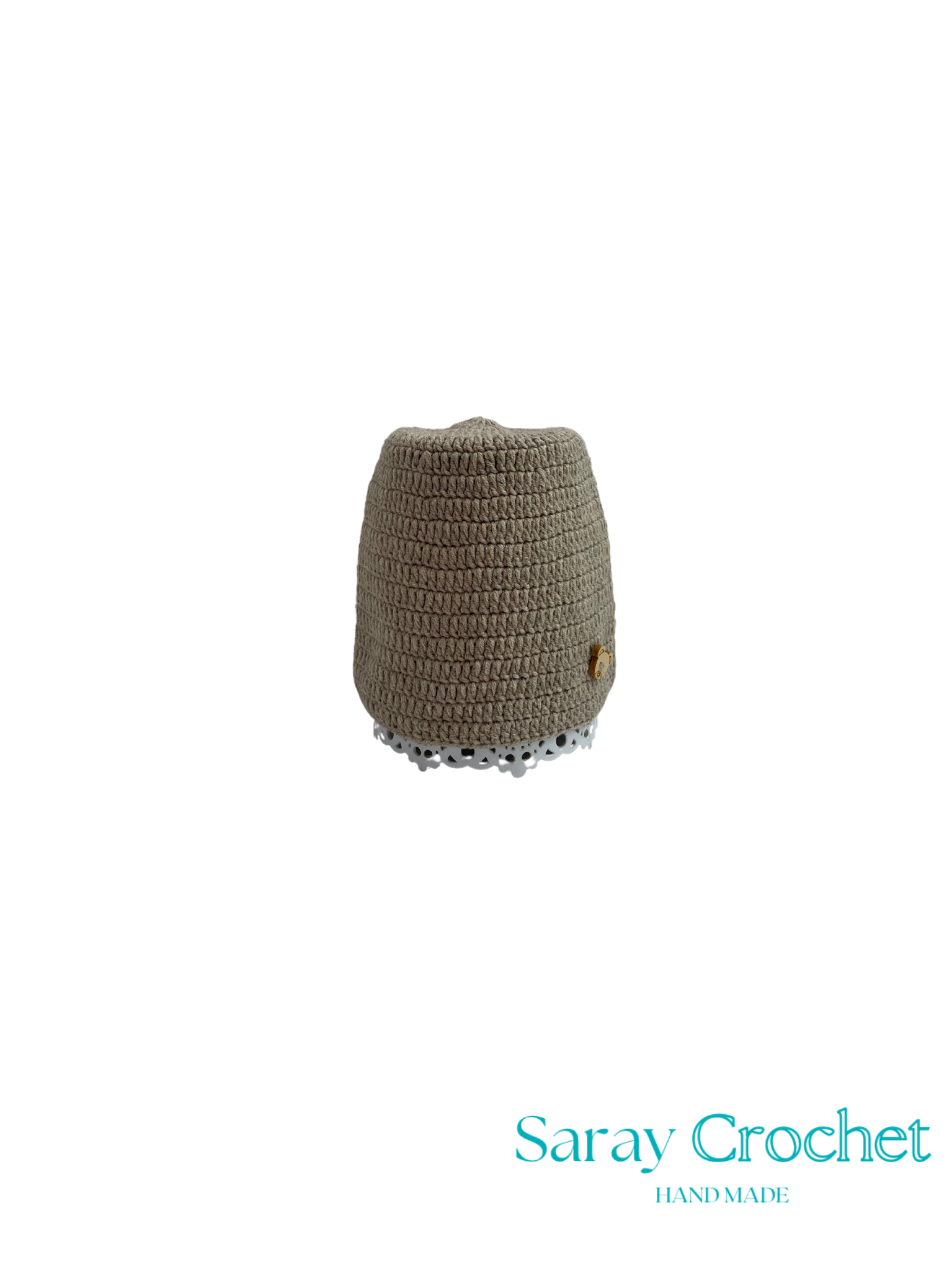 Crocheted brown hat on a white background with 'Saray Crochet' branding.