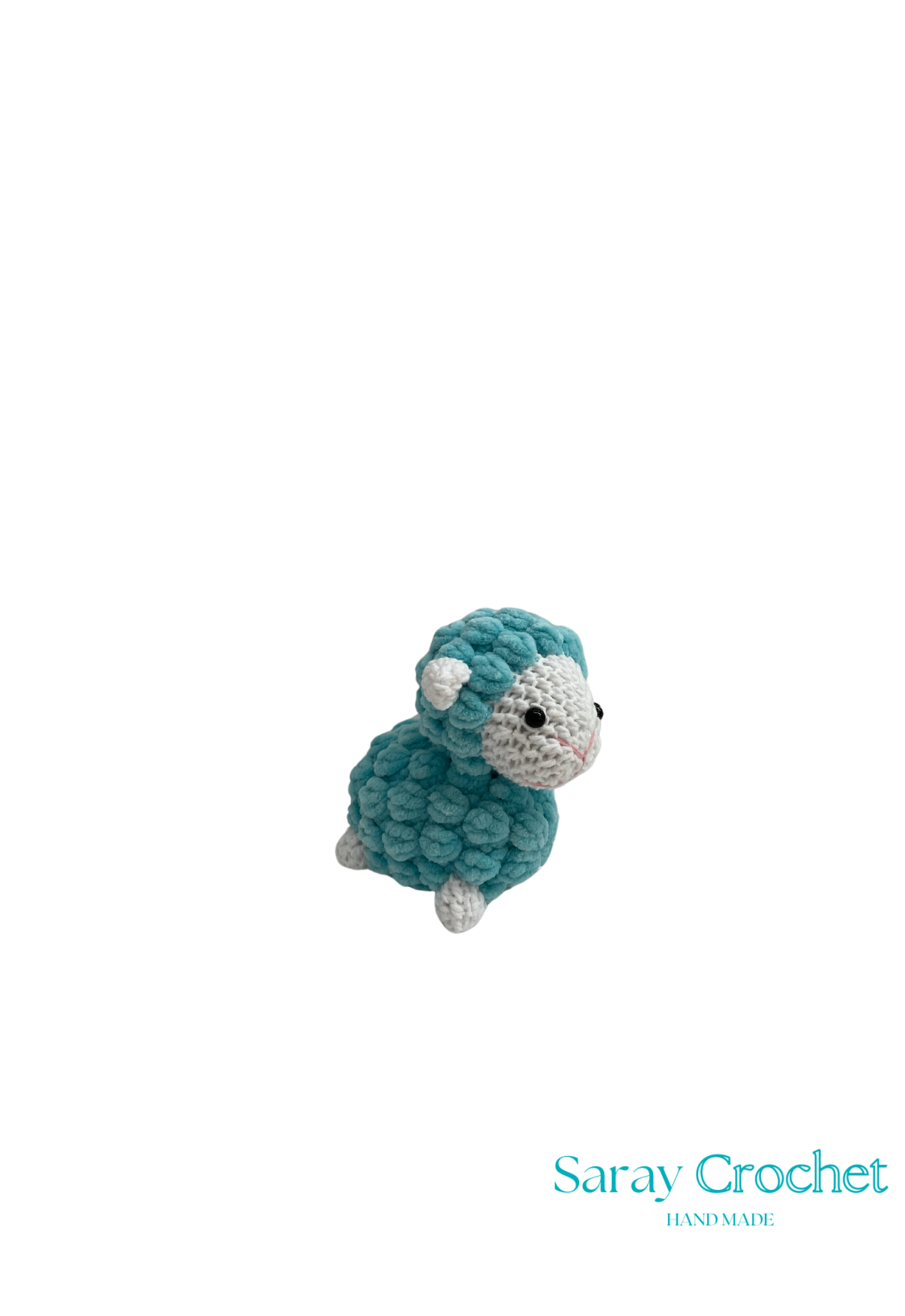 Crocheted sheep toy with 'Saray Crochet' branding on a white background