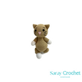 Crocheted cat toy with 'Saray Crochet' branding on a white background