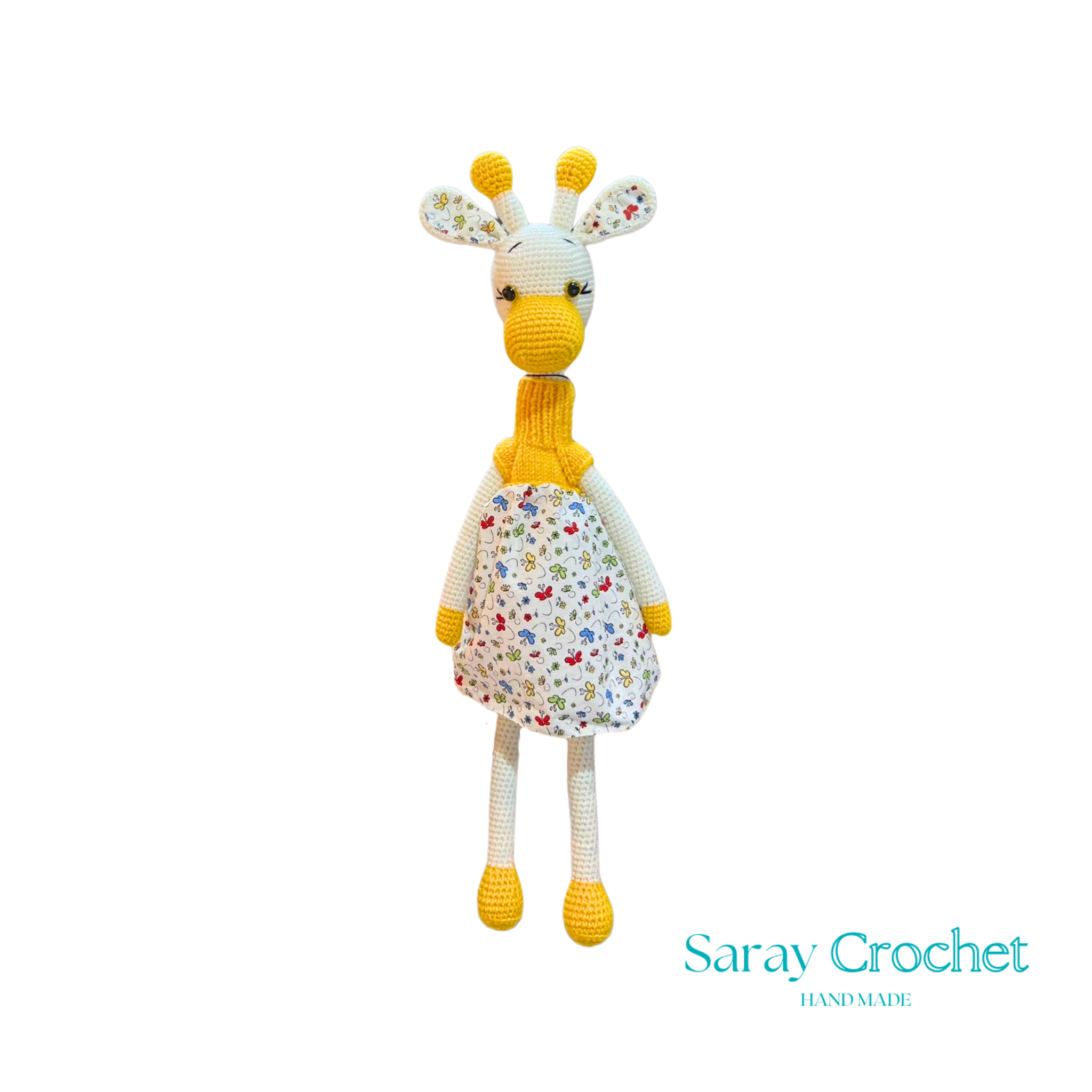 Ručno rađena igračka žirafica sa žutom haljinicom