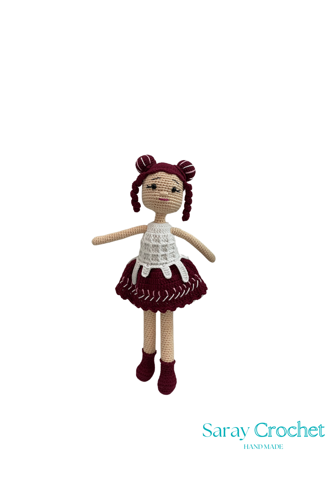 Handmade crochet doll with braided hair on a white background, branded 'Saray Crochet'.